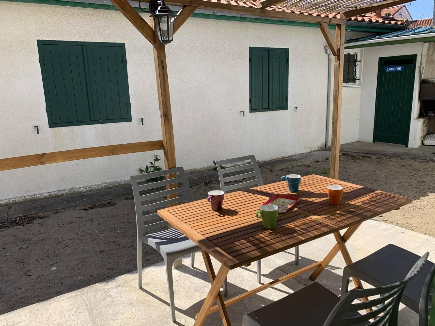 St Georges De Didonne - Agreable Petite Maison Avec Cour - 1 Chambre Saint-Georges-de-Didonne Luaran gambar