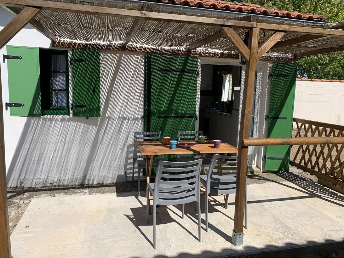 St Georges De Didonne - Agreable Petite Maison Avec Cour - 1 Chambre Saint-Georges-de-Didonne Luaran gambar